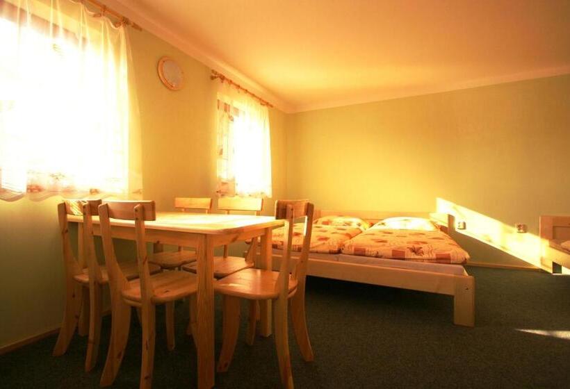 شقة غرفة واحدة, Ada Apartments