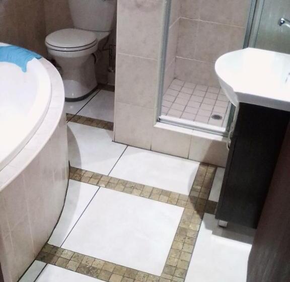 Семейный Номер, Eagles Rock Guest House