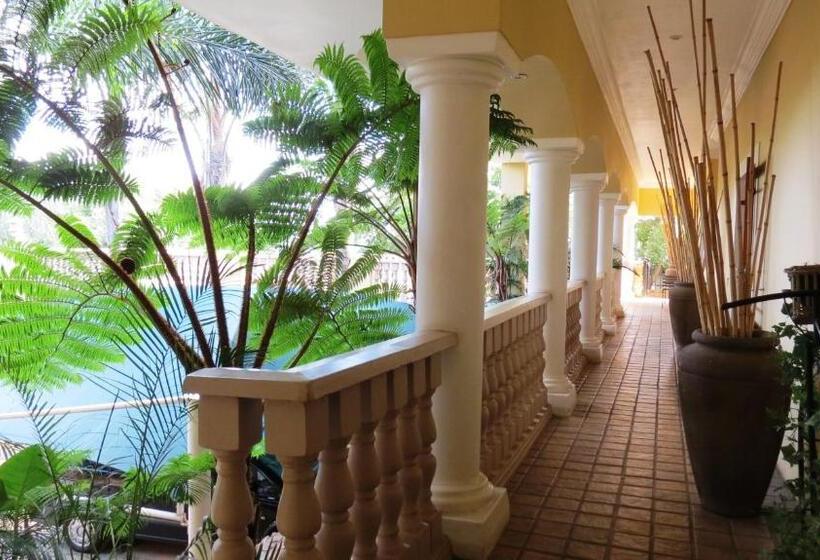 Номер Стандарт с Балконом, Eagles Rock Guest House