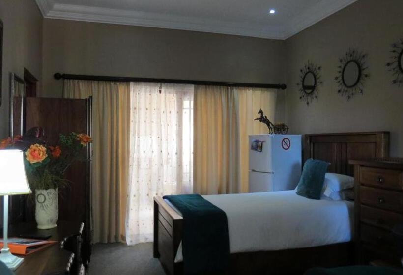 Номер Стандарт с Балконом, Eagles Rock Guest House