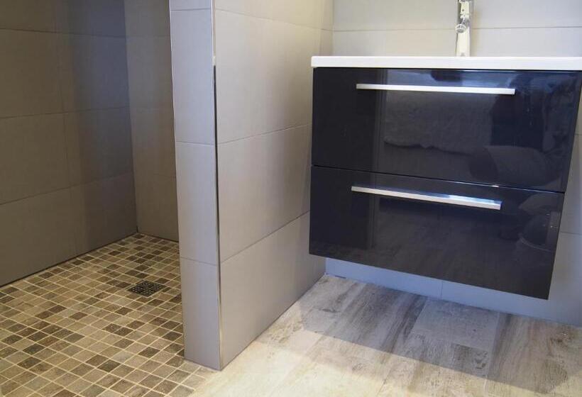 プールビュースタンダードステューディオ, Les Agaves