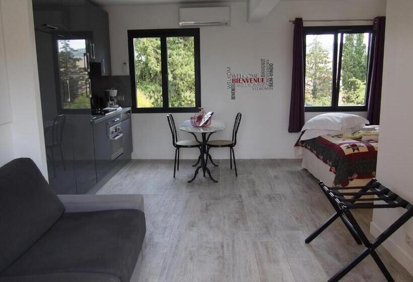 プールビュースタンダードステューディオ, Les Agaves