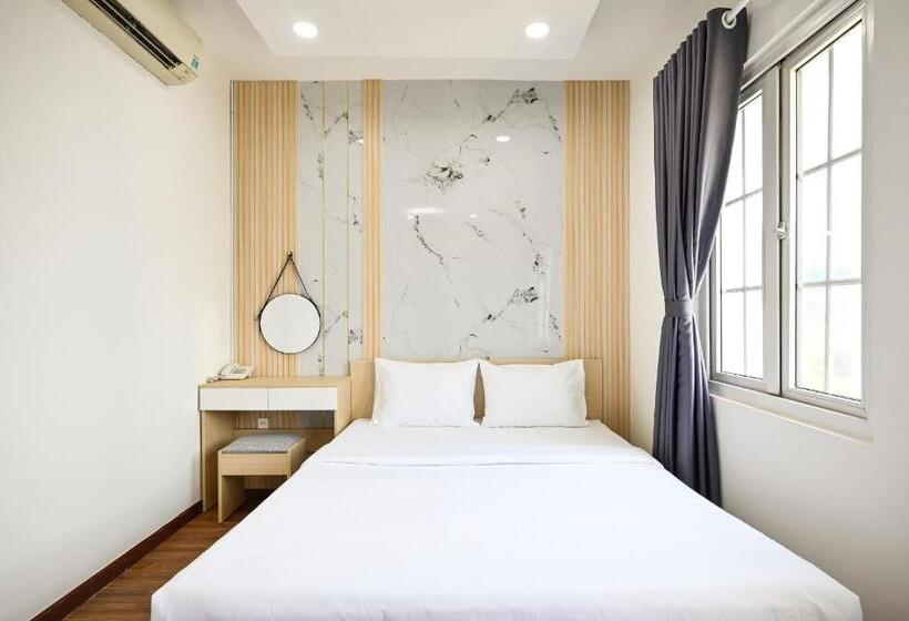 اتاق سوپریور, Sunrise Airport