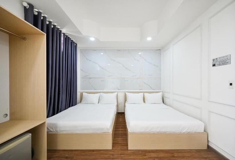 اتاق لوکس, Sunrise Airport