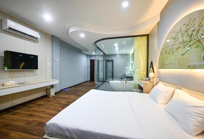 سوییت, Sunrise Airport