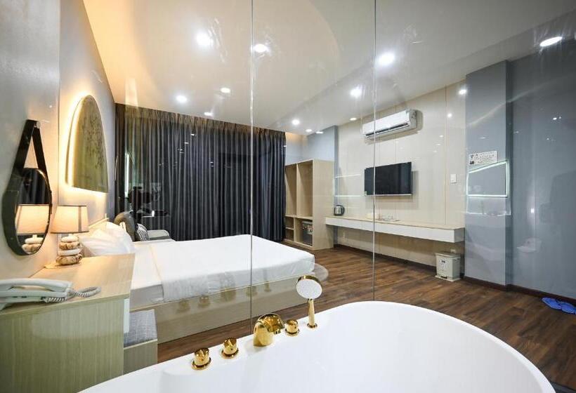 سوییت, Sunrise Airport