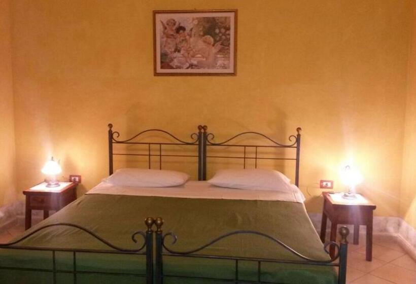 Standard room with outdoor bath, Affittacamere La Vigna