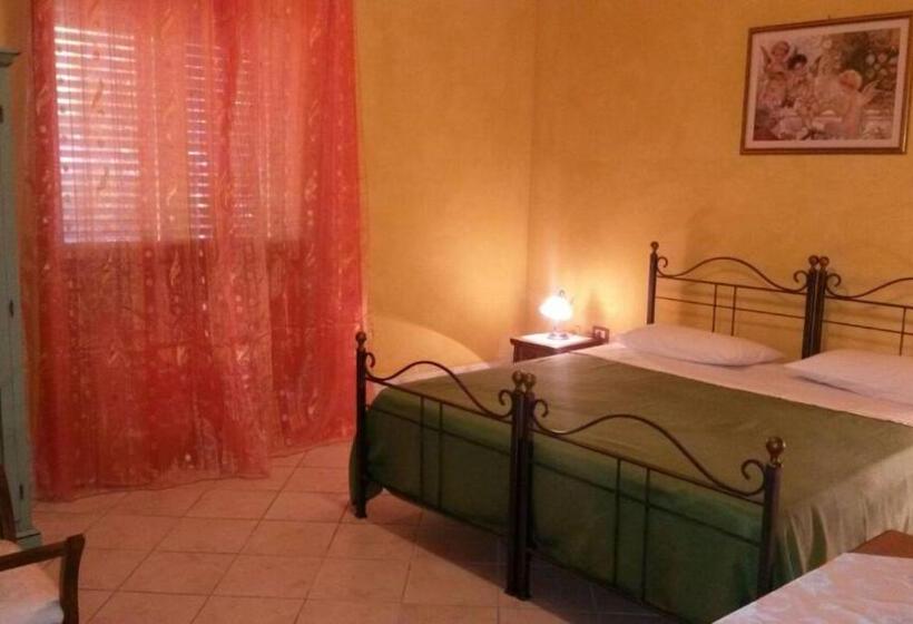 Standard room with outdoor bath, Affittacamere La Vigna