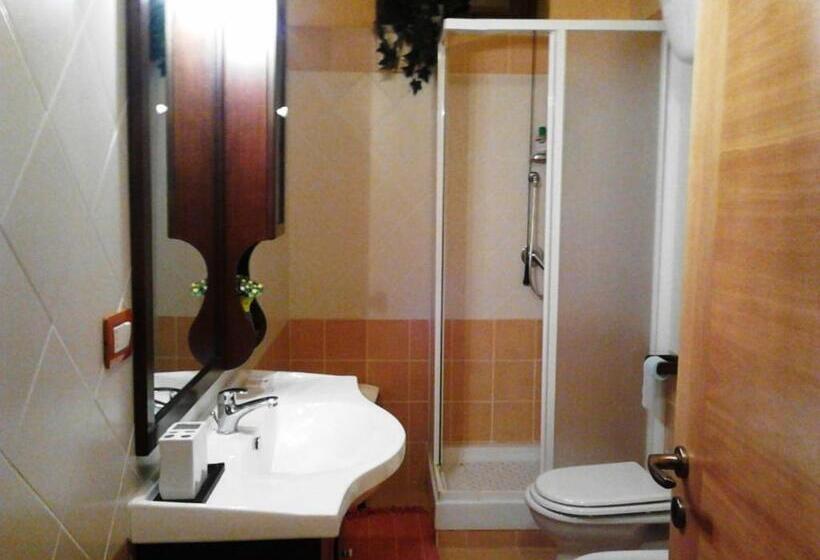 Standard room with outdoor bath, Affittacamere La Vigna