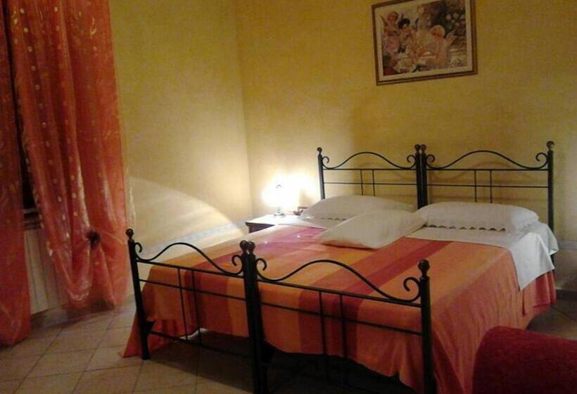 Standard room with outdoor bath, Affittacamere La Vigna