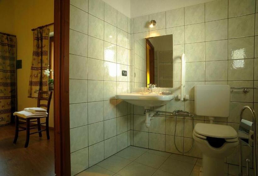 غرفة قياسية لذوى الاحتياجات الخاصة, Maison Lombard