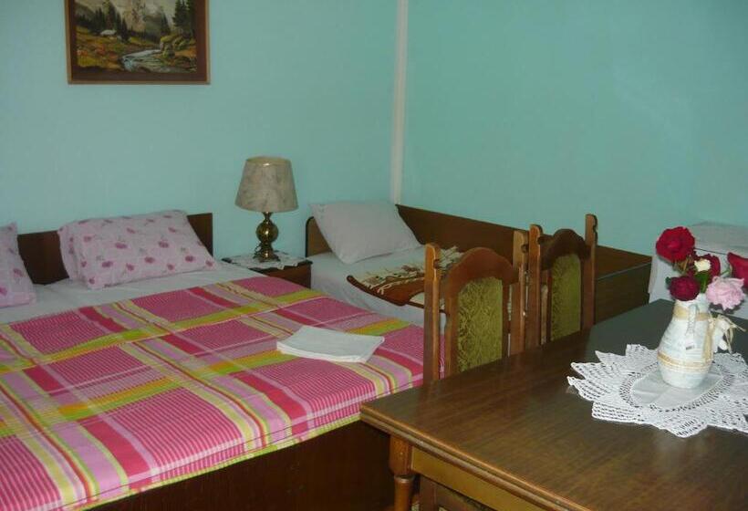 اتاق استاندارد چهار تخته, Rooms Banićević