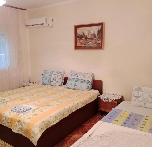 اتاق استاندارد چهار تخته, Rooms Banićević