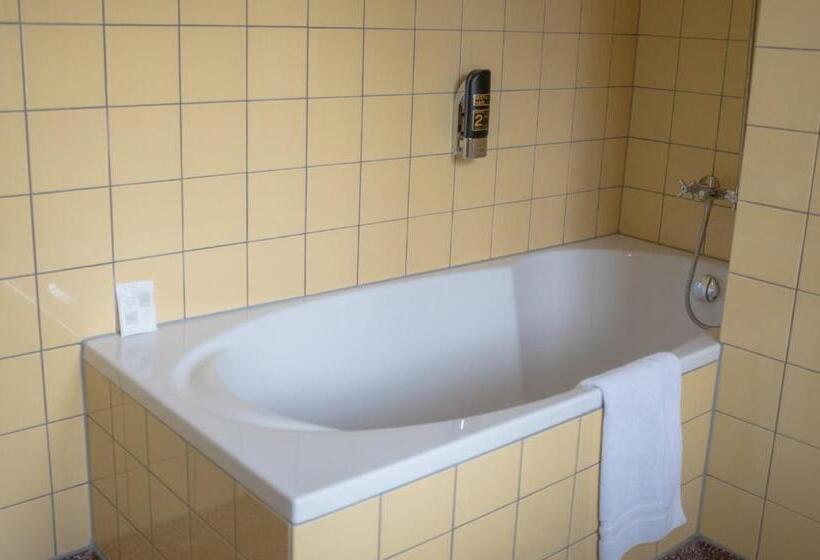 Номер Deluxe, Boshof