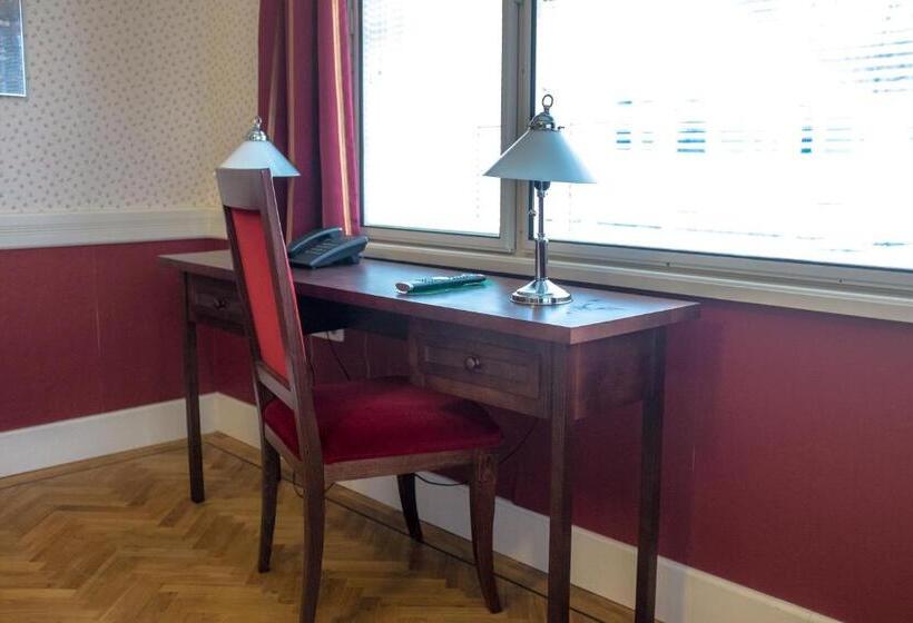 Номер Deluxe, Boshof