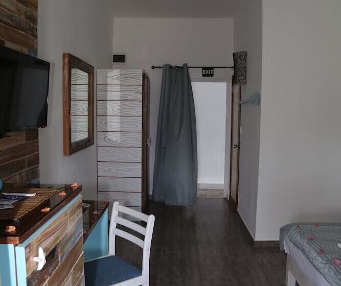 标准间, Stella Rina Adults Only