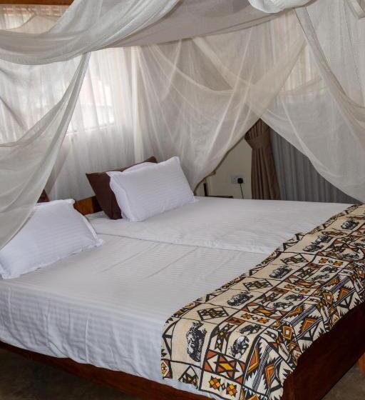 اتاق لوکس سه تخته, Dutchess Hotel And Restaurant