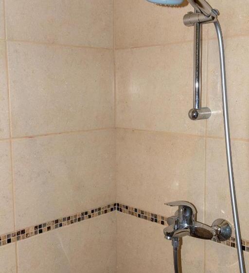 سوئیت با بالکن, Dutchess Hotel And Restaurant