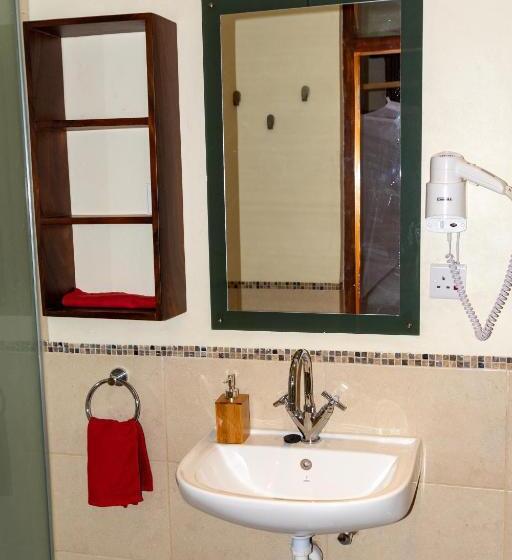 سوئیت با بالکن, Dutchess Hotel And Restaurant