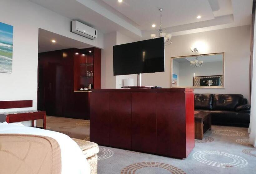 Superior room with lake view, Flamingo Villas Boutique