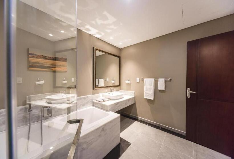 Superior room with lake view, Flamingo Villas Boutique