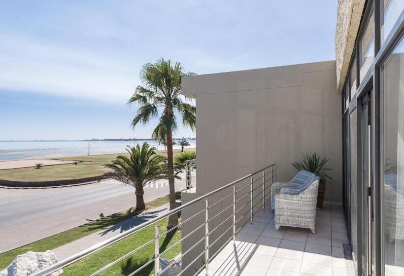 Superior room with lake view, Flamingo Villas Boutique