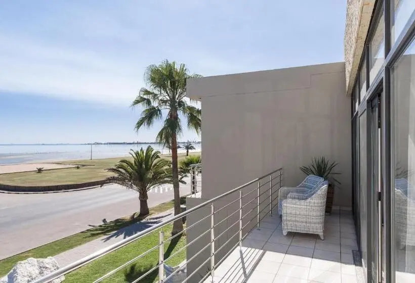 Superior room with lake view, Flamingo Villas Boutique