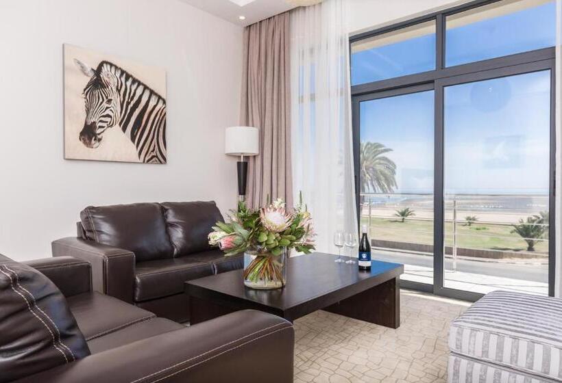 اتاق لوکس با چشم‌انداز دریاچه, Flamingo Villas Boutique