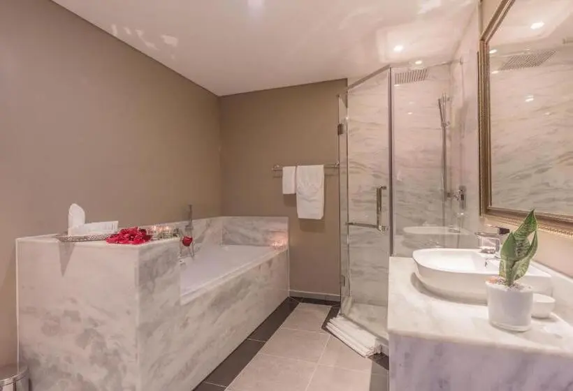 اتاق لوکس با چشم‌انداز دریاچه, Flamingo Villas Boutique