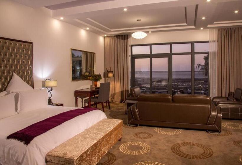 Suite with lake view, Flamingo Villas Boutique