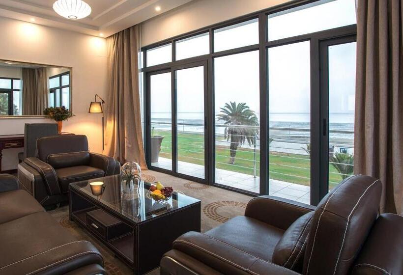 Suite with lake view, Flamingo Villas Boutique