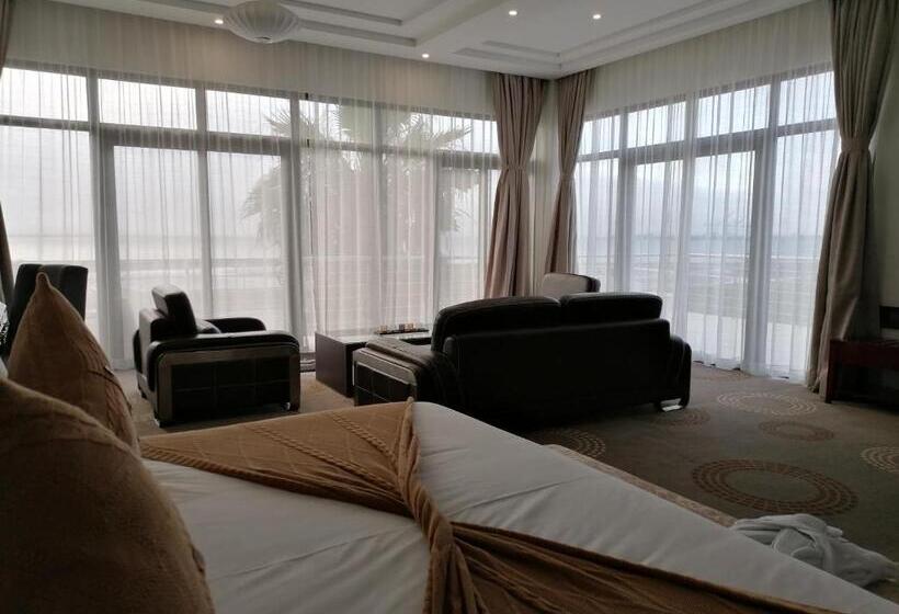 Suite with lake view, Flamingo Villas Boutique