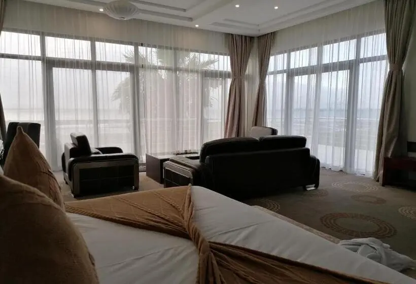 Suite with lake view, Flamingo Villas Boutique