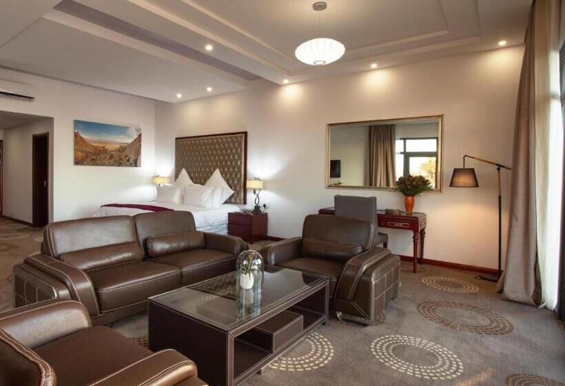 Suite with lake view, Flamingo Villas Boutique