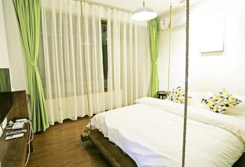 オーシャンビュースタンダードルームバルコニー付き, The Corner Seaview