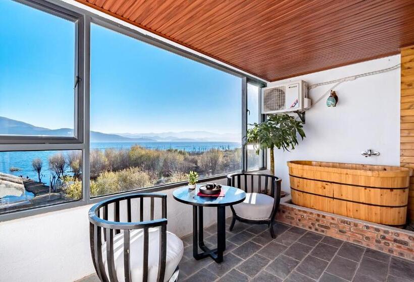 レイクビュースタンダードルーム, The Corner Seaview