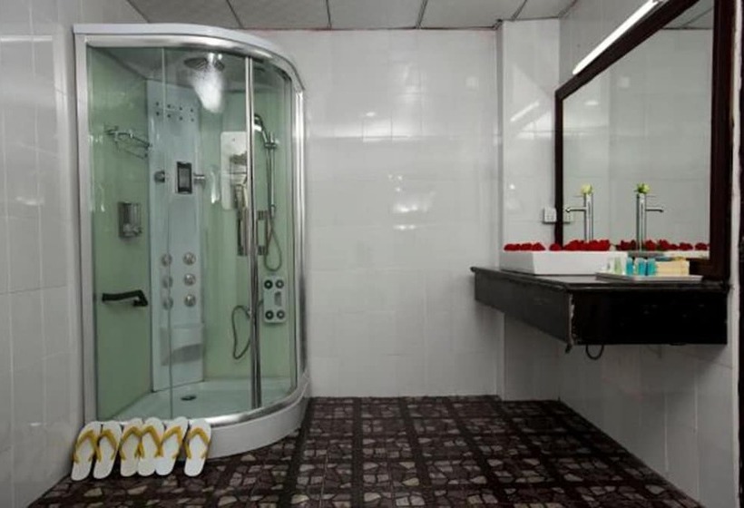 بانگلوی لوکس, Thiri Hpa An