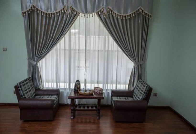 اتاق خانوادگی, Thiri Hpa An