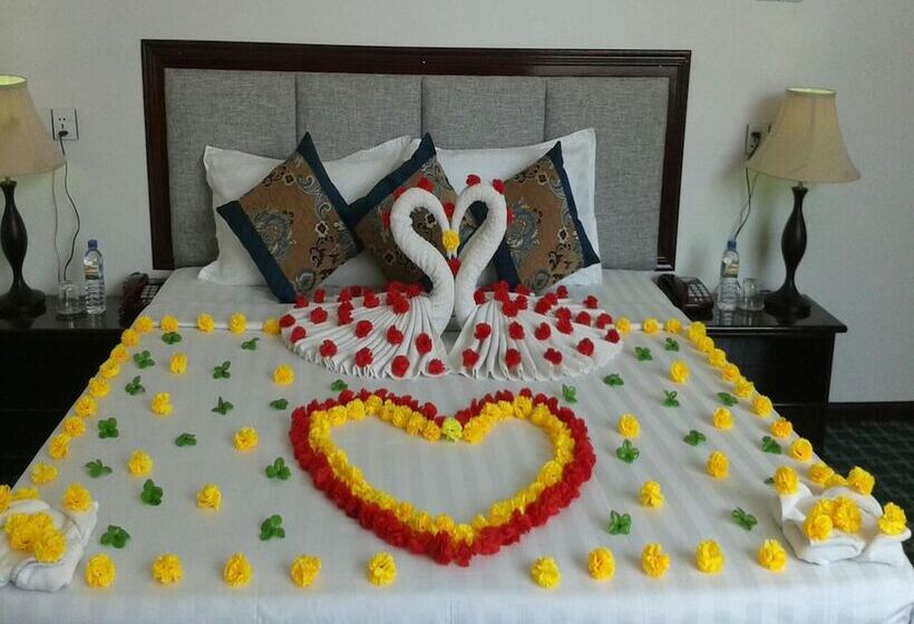 اتاق لوکس, Thiri Hpa An