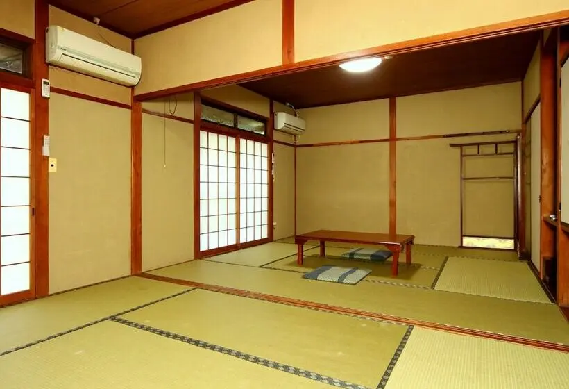 エコノミールーム, Totaro