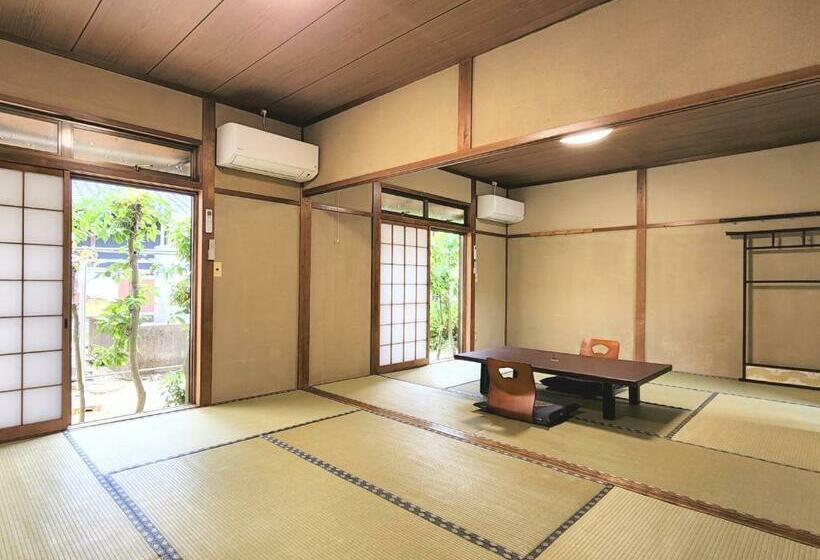 エコノミールーム, Totaro