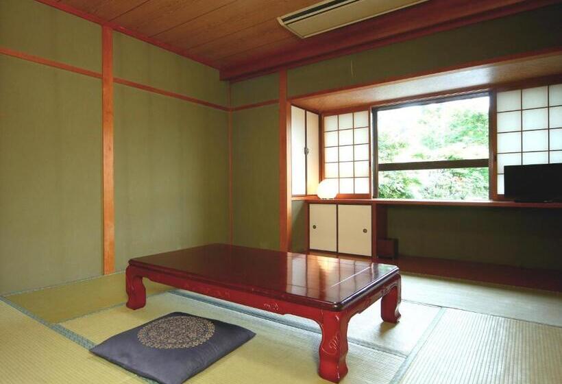 スタンダードルーム, Totaro