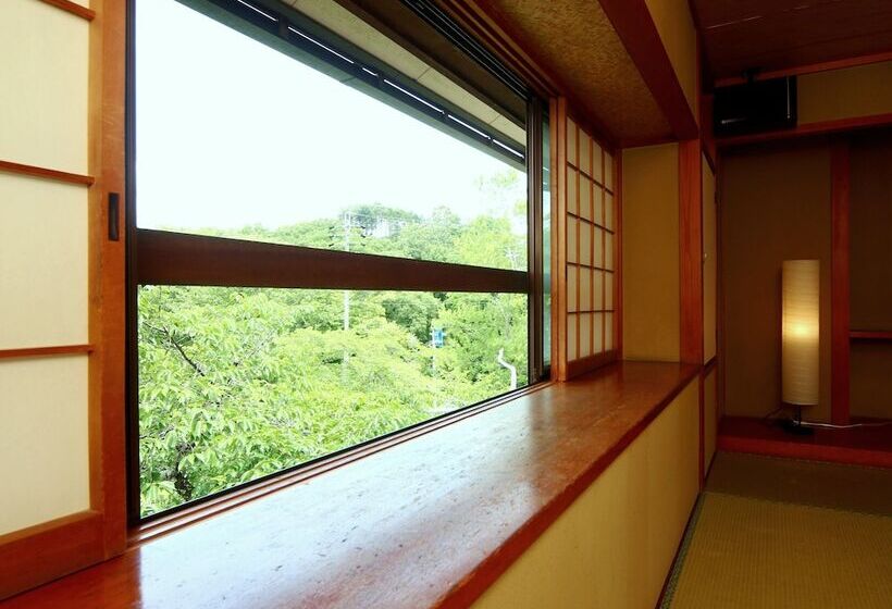 スタンダードルーム, Totaro