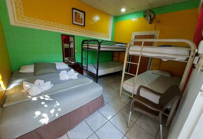 패밀리 룸, Hostal Ruinas De San Sebastián