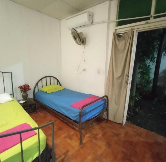 스탠다드 룸, Hostal Ruinas De San Sebastián