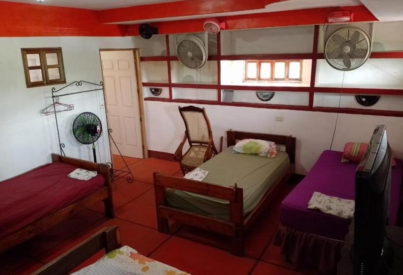 패밀리 룸, Hostal Ruinas De San Sebastián