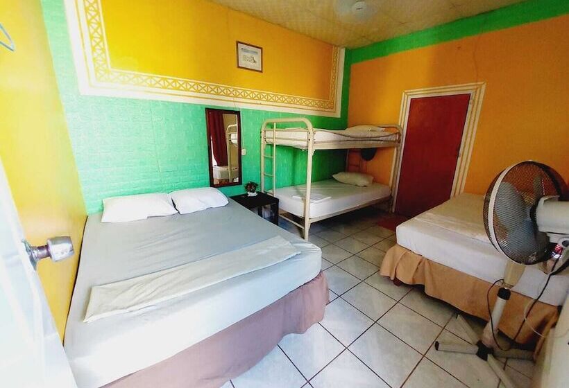 패밀리 룸, Hostal Ruinas De San Sebastián