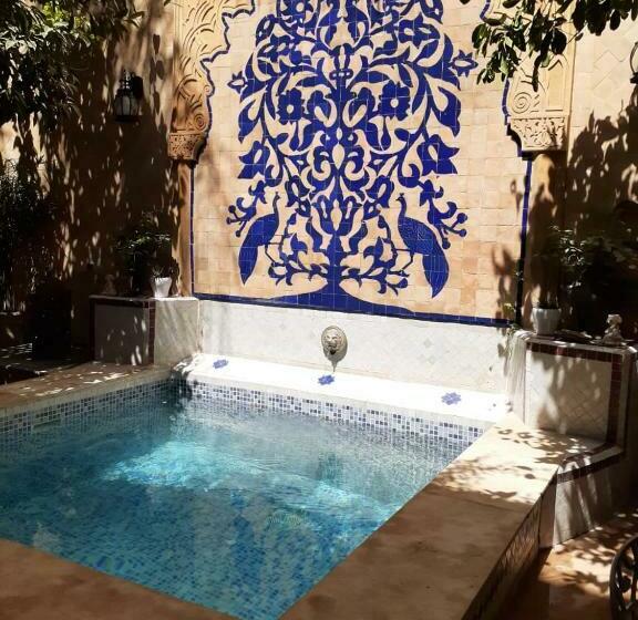 اتاق خانوادگی, Les Bains De Fez Tara
