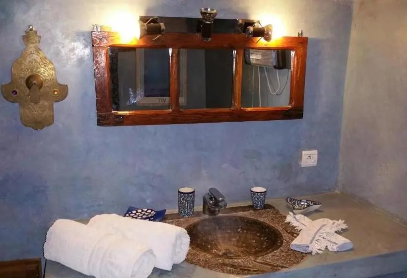 اتاق استاندارد با تخت بزرگ, Les Bains De Fez Tara