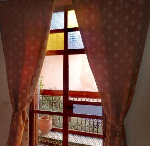 اتاق استاندارد با تخت بزرگ, Les Bains De Fez Tara